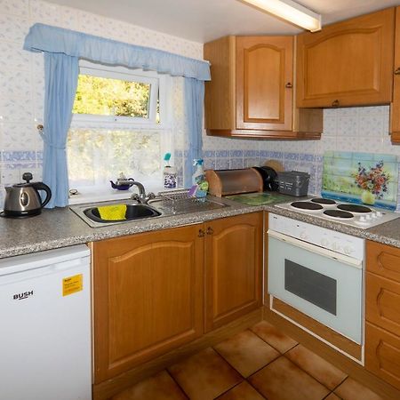 Rosebud Cottage Romantic Cottage For A Couple Fishguard Dış mekan fotoğraf